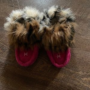 Moccasin Girls Size 8/9 shoe